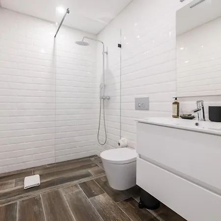 Roots Apartment