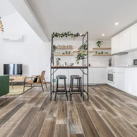 アパート Roots ファロ