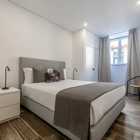 Roots Apartment *